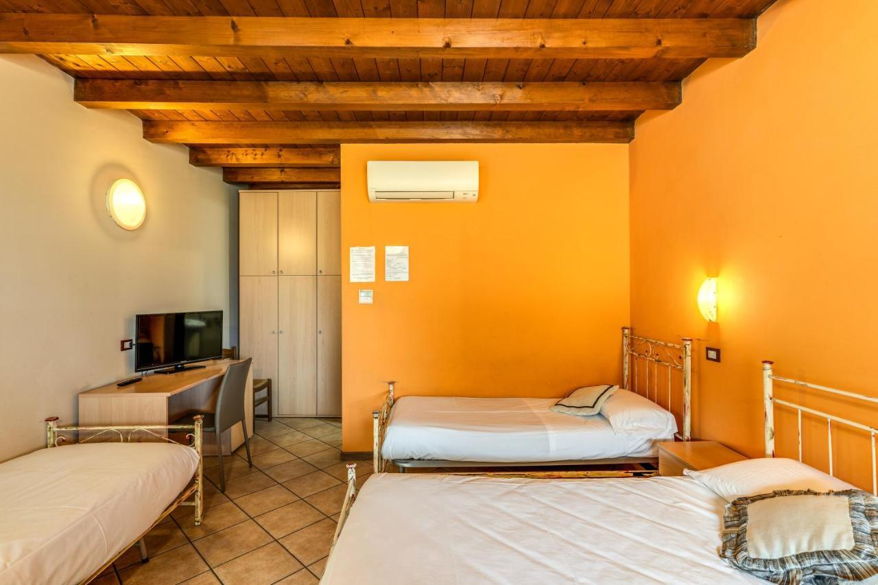 Agriturismo Pozzo Fiorito Кастильоне-делле-Стивьере Экстерьер фото