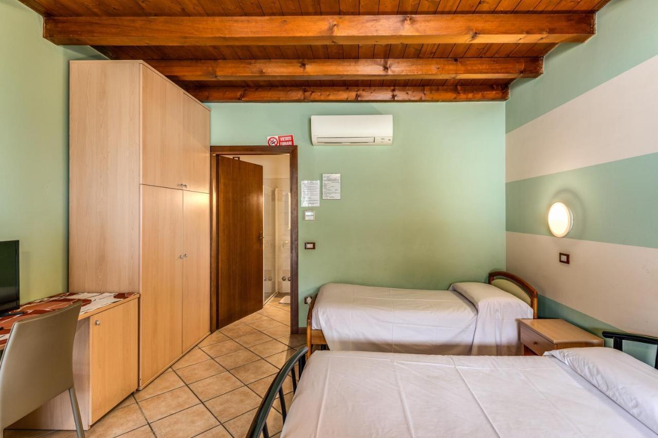 Agriturismo Pozzo Fiorito Кастильоне-делле-Стивьере Экстерьер фото