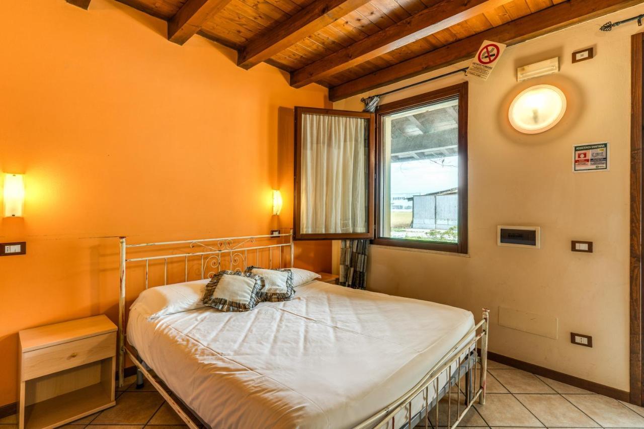 Agriturismo Pozzo Fiorito Кастильоне-делле-Стивьере Экстерьер фото